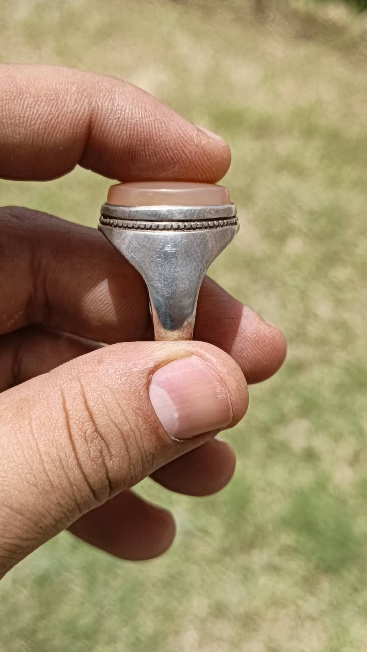 بسم الله
خاتم عقيق اصفر شرف الشمس 
منقوش قطعه خشنه قياس 24_25
سعر 60 الف مع التوصيل


**إذا كنت صاحب هذا الإعلان وتريد حذفه لأي سبب، رجاءا أرسل رسالة إلى الدعم الفني**