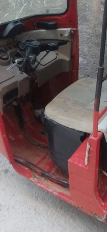 ١٨طافيه مرقمة بسمي
 ابيع كوم حديد
 قفل ٢مليونين 
مكاني الشعب ***********
