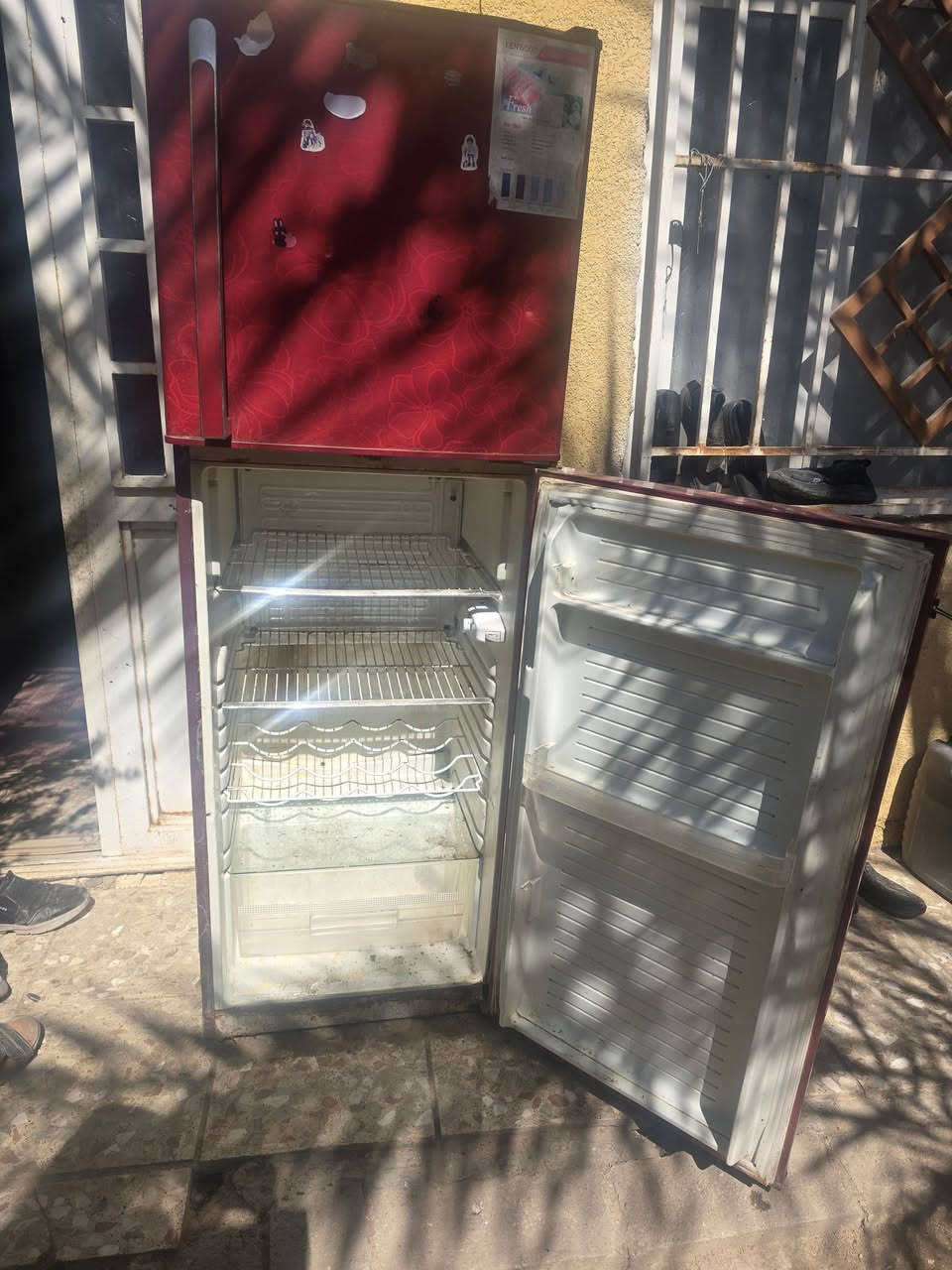 سلام عليكم 
ثلاجة شغالةونضيفة عايزة غاز فقط
فلتر ماء نقصة بس ماطور يتبدل ١٥ الف 
قيم بما يرضي الله
***********
