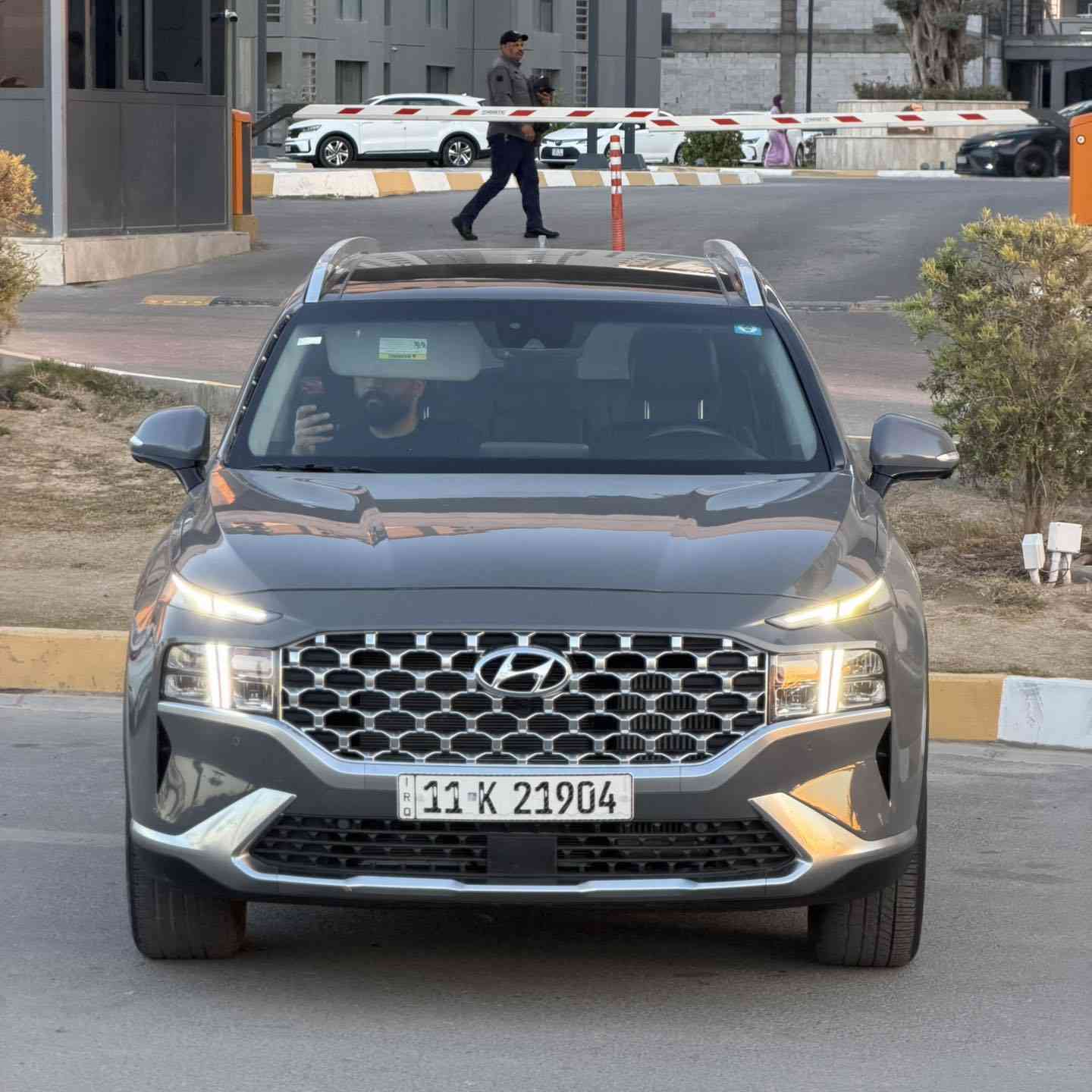 اعلان :
سنتافي 2023 فول مواصفات  165 ورقة

رقم بغداد باسمي سياره مواصفات لمتدد  بنوراما 

المواصفات :

كشنات تدفئه تبريد

كشنات كهرباء

كشنات جلد

خزن وضعيات للكشن

صندوق كهرباء

5كامرات 360 درجه

تقديم وترجيع بل بصمه

تشغيل عن بعد

بنوراما

دشبول ليزري

شاشه كبيره

لد LED

3 وضعيات قياده

كير بيانو

مثبت سرعه

تحديد مسار

بردات بلادي

مكينه 2.5 تيربو

ويل نجمه 

كشنات خلفيه تدفئه
وبعد بيها اهواي مواصفاتتتت

حادثها : طخطخات
ابيع صبغ عام + سونارها مرفق   ، ابيع على السونار

سعرها 165

مكاني السيدية 

للاستفسار 
***********

للاعلان دايركت  #السعر #مواصفات #سيارتي_زون
