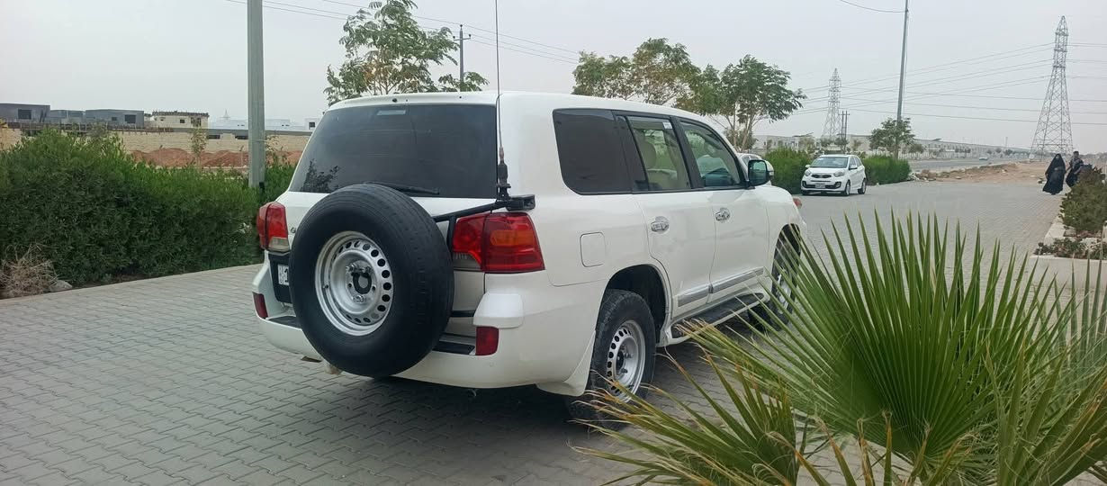 لاندكروز 11 قطري رقم بغداد بسمي
محرك 6 سرندر كير اومحرك شرط اظافه منظومه غاز تخم 
تاير جديد سياره فول مواصفات قطري كير عادي ملاحظه 
سياره صبق عام بدون ظرر داخلي صبق عام واقع سياره كلش حلوه سعر 190 بيع مستعجل مكان سياره نجف *********** عندي بيه سونار
