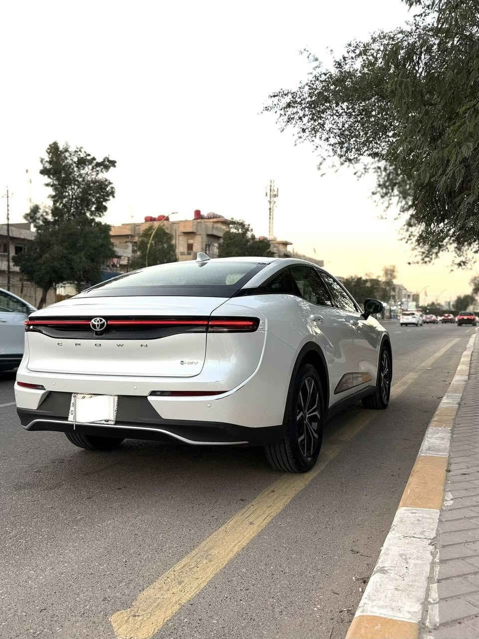 السلام عليكم
رمضان كريم عالجميع  🌙
تويوتا كراون موديل 2026 شركة عبد اللطيف جميل
محرك 2500 هايبرد السيارة جديدة ماشية 7000 
مواصفات فول قمارة جام بيهة ملاحظة صغيرة شخط ممصلح على وضعة باقي كفالة سيارة بسمي مكان السيارة الوزيرية اي تفاصيل الاتصال ***********
