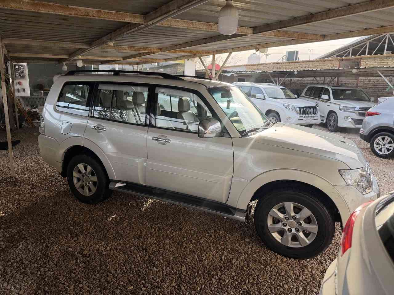 السلام عليكم
للبيع باجيرو 2010 وكالة الحبتور 
فول مواصفات 
رقم بغداد بأسمنا تحويل ثاني يوم 
فتحه جلد كشنات كهرباء دمام خلفي اشاير مري مري شفط فول تحمم ستيرن لايت زنون السياره جديده بمعنى الكلمه مال جناي برغي ماعايزه كفاله عامه من الفتح والصبغ والتبديل 
بيها كارت شبر بطرف البنيد جهه الراكب الباقي كفاله من كلشي 
ماشيه 188 الف حقيقي
كير ومحرك كفاله برغي ممفتوح بيهن
تخم حداديه وتخم تاير وتبريد كله وكاله
السعر 143$ وبيها مجال بسيط 
مكاني بابل مركز الحله 
للاتصال فقط غير متواجد ع النت 
***********
