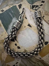 وزن ٢٦ • محابس • بغداد