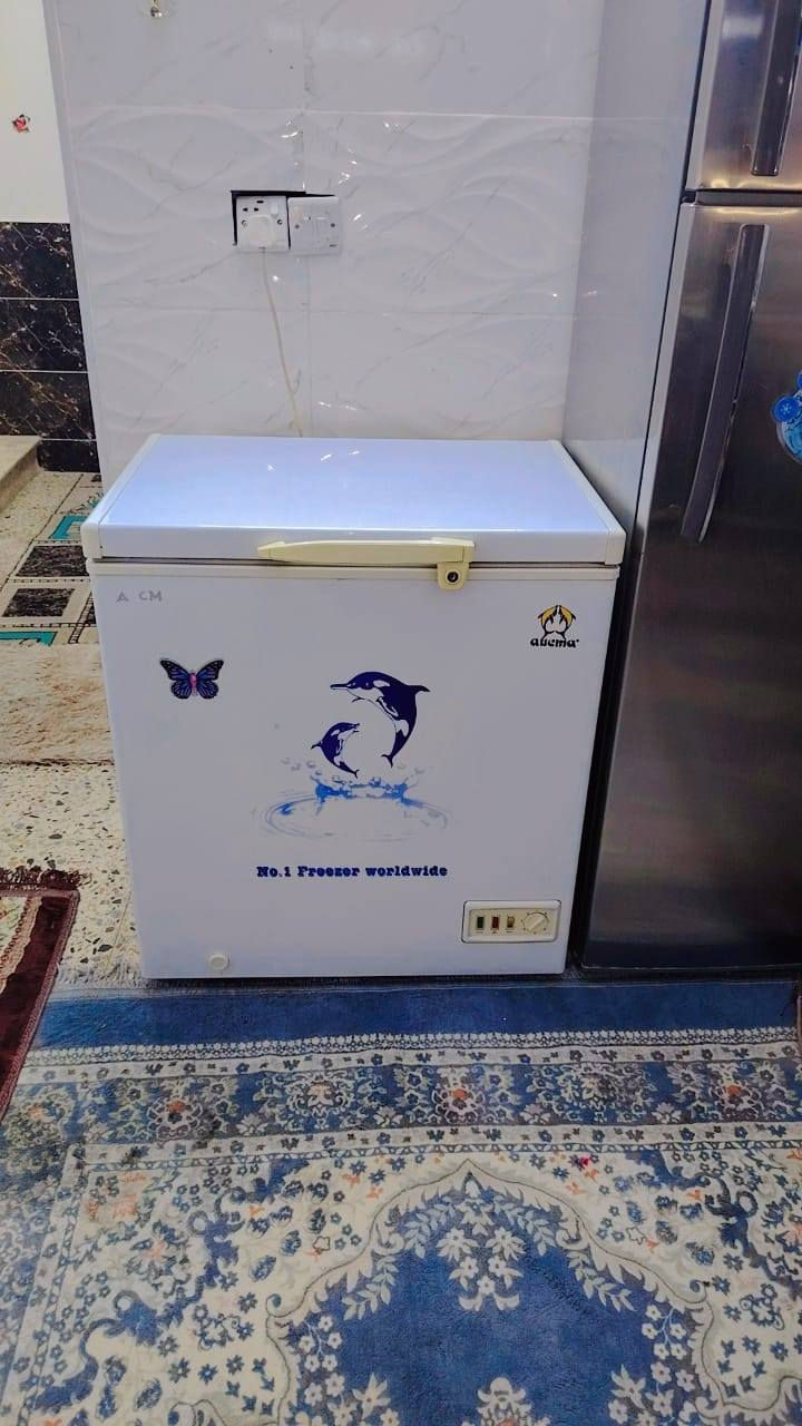 السلام عليكم مجمدة للبيع 250 مكان حي الجهاد 95
***********
