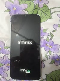 عندي موبايلات ايفون 11عادي ذاكره 128مبدل شاشه اوالبطاريه سعره200اوبي م...