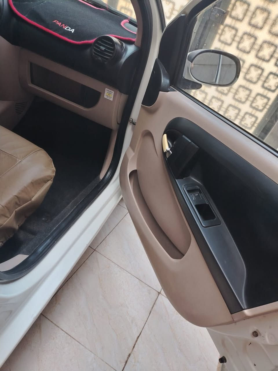 باندا 2013 رقمها بغداد سنويه جديده تحويل مباشر 
ماشيه 47 الف  يعني اخت الجديده. 
مكفوله من كلشي
 مكاني بابل سعرها 54  
للاتصال ***********
