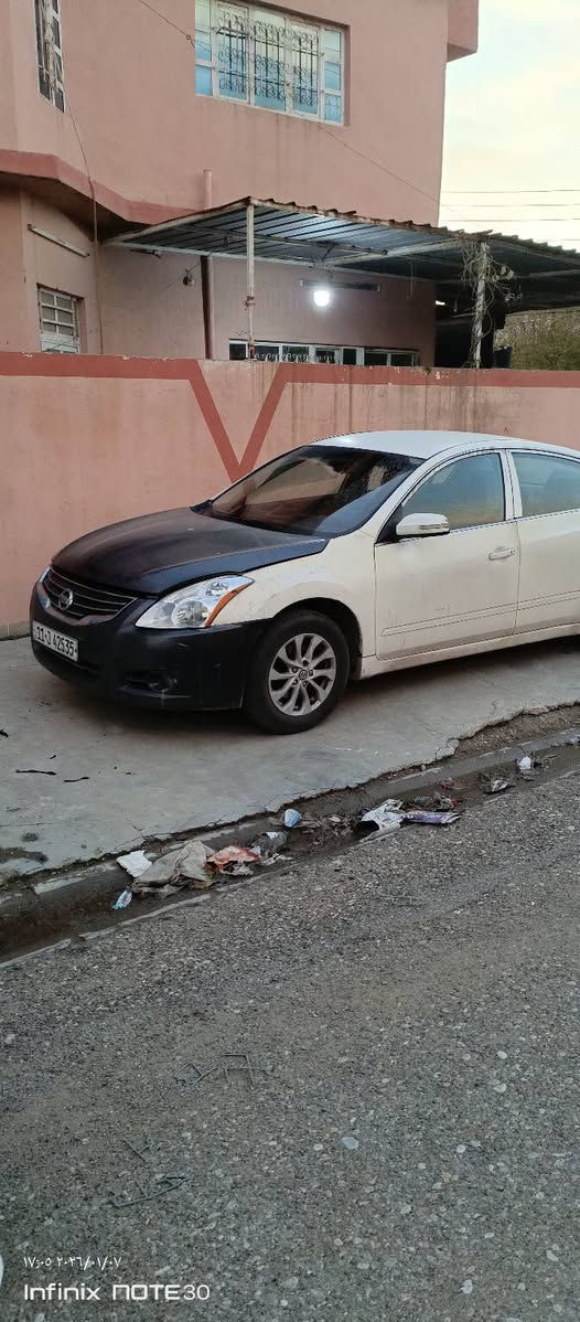 نيسان التيما 2008 محدث بجم 2012 البجم غير لون بلادي
تخم تاير قبل سبوع شاده اوزبكي  يعني مو صيني 
تبريد ثلج 
صدر نضيف 
بصمه تشغيل بصمه ابواب بصمه صندوك 
كهربائيات كلهه شغاله 
محرك وكير مكفولات 
اللون ابيض بسشويه  مصوفر لان ضاربي كلير نوعيه رديئه 
رقم بغداد نكليزي بأسمي ماعليه غرامات 
ارضيه مغلفه جلد 

نواقص السياره دعاميه اماميه لان الي بيهه بيهه ضربه بطرف الدعاميه 
دبه زراكات  

السياره بكركوك  
***********  واتساب فقط 
السعر 75 وبيه مجال
