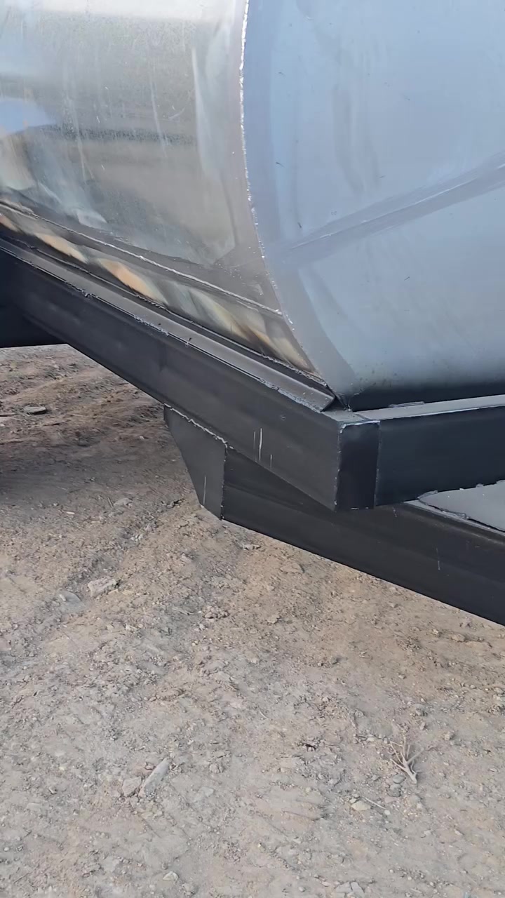 سلام عليكم موجود مقاطير للبيع درجه اولى يوجد حديد ومقلون سعه ٥٠٠٠لتر شغل الشمال دنكير أوربي تاير ٢٢ونص شركه الشمال العراق بسعار مناسبه جدآ جدآ جدآ ويوجد تانكيات١٠تلاف لتر و٥٠٠٠لتر مغلون ***********٠     ***********
