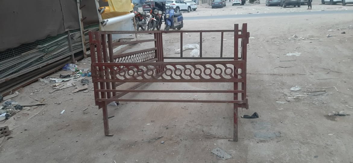 محجر كيه حمل نثية
السعر 200 مكان كربلاء 
***********
