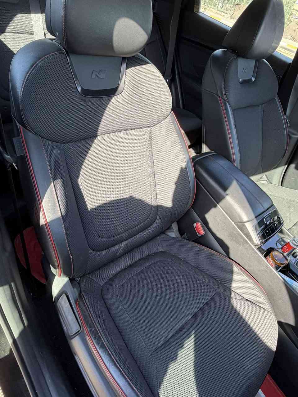 السلام عليكم

( للبيع فقط) ***********

توسان موديل 2023 ان لاين مكينه 2500

 ترقيم جديد ( رقم اربيل ) 

( حادثها صبغ شي بسيط حافة البنيد +ومن امريكه التكمه مال الصدر بيه كلير بدون ظربه  ) فقط بدون تبديل اي قطعة

الموصفات فول واذكر جزء منها 

🔹بنوراما

🔹كشنات جلد بالكامل + تدفئه

🔹كشن السائق كهرباء + هاند بريك بصمه

🔹بصمة تشغيل + بصمة ابواب + جنطه كهرباء 

🔹شاشه ايباد كبيره الحجم + تبريد شاشه

🔹محرك 2500 + انظمة متعدده للقياده

🔹تدفئة مقود + فول رادار 360 درجه

🔹اشاير بالمري + نقاط عمياء 

🔹ماشيه 24الف كيلو 

مكاني بغداد حي الجهاد او الاطباء

واتساب او الاتصال ***********

سعرها 198  ورقة
وبيه مجال
