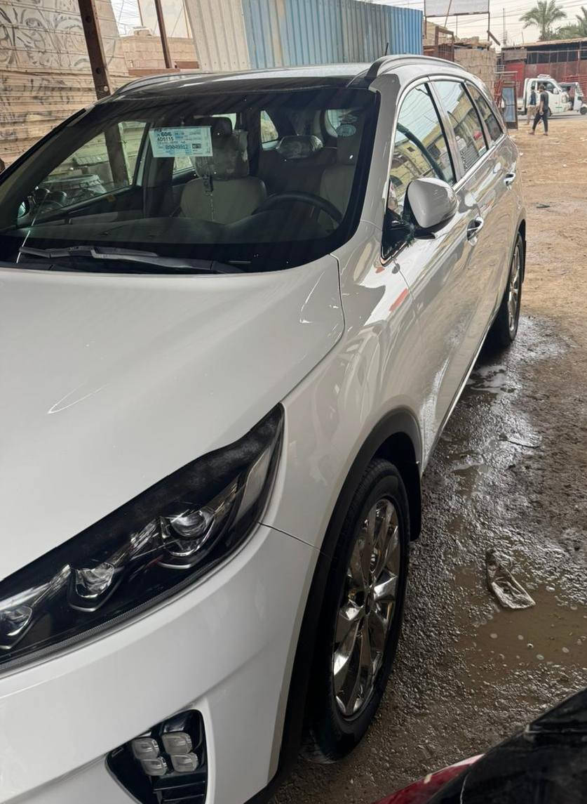 سياره سورنتو للبيع 2018 ثلاث قطع تبريد فول سياره بني رامه مكينه وكير مكفول  ***********
