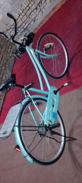 بايسكل للبيع راسلني ***********والتفاصيل جوة
قفل +2نشرات +5دبلات +جك وسط +سوباية امامية +حمالة مبايل +حمالة مشروب +مسطرة

وجاملغ امامي

وكاسحة
