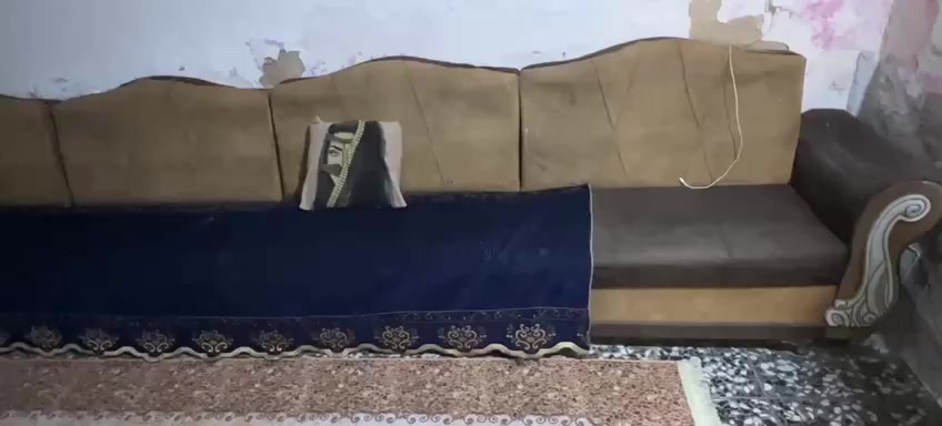 ديوان 10 مقاعد للبيع سعر ٨٠ 
.
مكان بغداد مدينه الصدر كسر عشري الحميديه.   ***********
