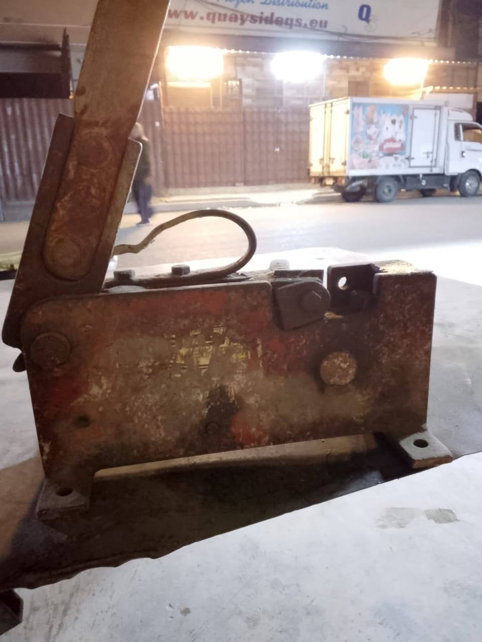 السلام عليكم ورحمة الله اغراض للبيع اسعار جدا رخيصه ***********او ***********
