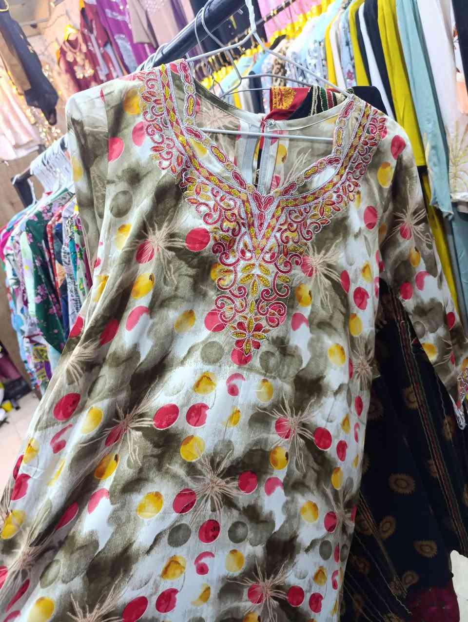 مخاوير اطفال بناتي من عمر خمس سنوات ال. ١٢ سنه وعبايات ولادي من عمر سنه الى عمر ١٣سنه


**إذا كنت صاحب هذا الإعلان وتريد حذفه لأي سبب، رجاءا أرسل رسالة إلى الدعم الفني**