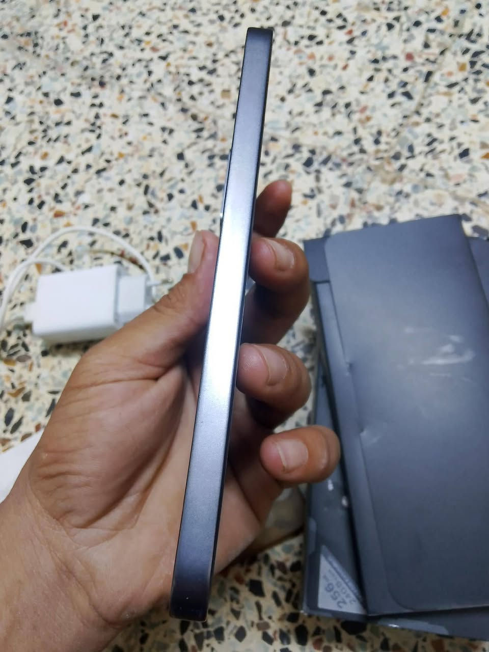 انفنكس جيتي 30برو.
شاشه اموليد بتردد 144 هيرتز 
معالج ديمنستي 8350 التميت 5g 
يدعم (١٢٠فريم) ببجي وبقية الالعاب 
شفتات خاصه لألعاب مع لدات خلفيه تفاعلية (RGB)
كاميرات خلفيه أساسية بدقة 108 ميكا 
بطاريه 5500 ملي امبير مع شاحن 45 واط 
يدعم الشحن اللاسلكي بسرعة 30 واط
مقاوم للماء والغبار بمعيار ip6
 ذاكره 256
رقمي ‏‪***********‬‏
