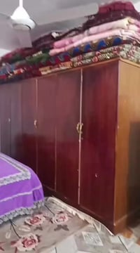 غرفة نوم • اخشاب