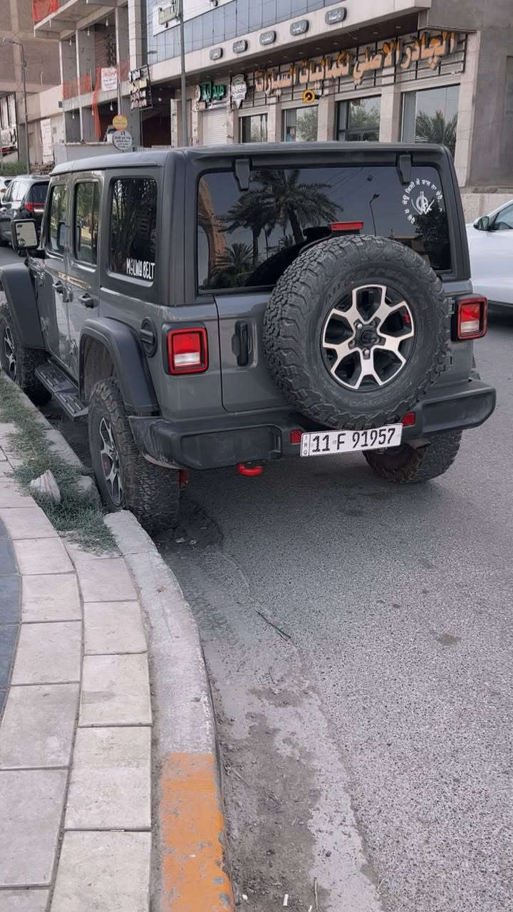 السلام عليكم 
Jeep wrangler 
Rubicon 4xe 
ماشية 12000 كيلو فقط 
محرك 2.0T
كشنات جلد 
سنوية جديدة سنة 2025
وارد كندي 
تايرات جبلية
بصمة 
تحكم ذكي من الشاشة
زر خاص للطوارئ قابل للترجمة 
سقيفة كاربون فايبر قابلة للازالة 
السعر 29800$


**إذا كنت صاحب هذا الإعلان وتريد حذفه لأي سبب، رجاءا أرسل رسالة إلى الدعم الفني**