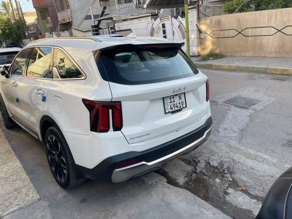 سورنتو 2024 خليجي

ماشيه 39 الف 

محرك 3.5

دخول ذكي ( بصمة ) وتشغيل عن بعد 

تحكم ستيرن 

شاشة apple carplay and android auto

 كاميرا خلفية دوارة

حساس امامي وخلفي 

 كراسي كهرباء 

 صندوق كهرباء 

دشبول الكتروني متصل 

 7 راكب

 3 قطع تبريد 

مانع انزلاق 

 وضعيات قيادة 

مساعد نزول المنحدرات 

زر تشغيل واطفاء الحساسات 

اوتو هولد

ويل حجم 20

شحن لاسلكي

        

   بيه رصعات واضحه بالصوره  مكان بغداد 

السعر 28وبيه مجال 

للأستفسا***********

