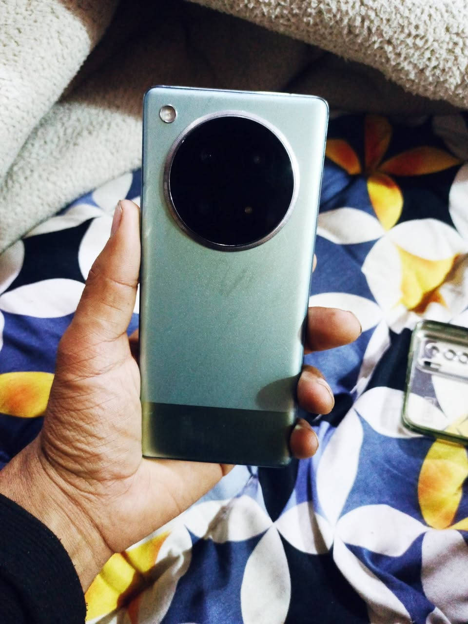 بدون غراض ماعندي توصيل
جهاز ما مفتوح نظافه 90 بل 100 فقط بس جراره مال سيم كرت ضاعت ...فقط بس شراي يتصل  ع فيس ما ارد 
تعلقيات ما ارد بياع شرايه لا تنطي سعر نصيحه 
انفكس زيرو 40
ذكرته 512
رام 12
بصمه بل شاشه بصمه وجه 
شاشه 120 هيرتز 
دبل سماعه ستريو 
سعره 200 الف جماعت 170 لا تعلق سعر جراره 5 تلاف تراا جراره مو شاشه حته تكلي170 يرهم 
مكاني بغداد حي اور جامع فردوس رقمي ***********
