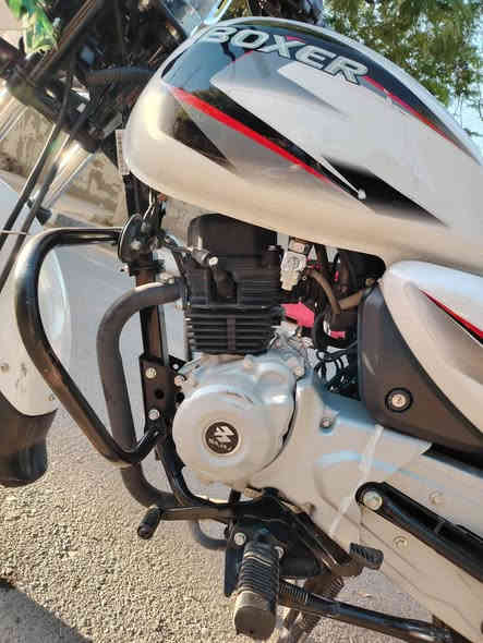 بوكسر ٢٣ نازله ٢٥ ماشيه ١٦ الف استخدام شخصي ما تعبانه بعدهه ع وظع الشركه مرقم بغداد انكليزي تحون مباشر السعر مليونين ونص 2.500.000 قفل بدون عمله 
بغداد الصرافه هاتف ***********
