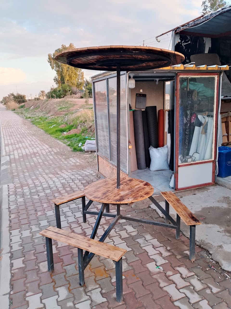 جلسات خارجية ترهم بلحديقة او كوفي شغل درجة اولى
***********
