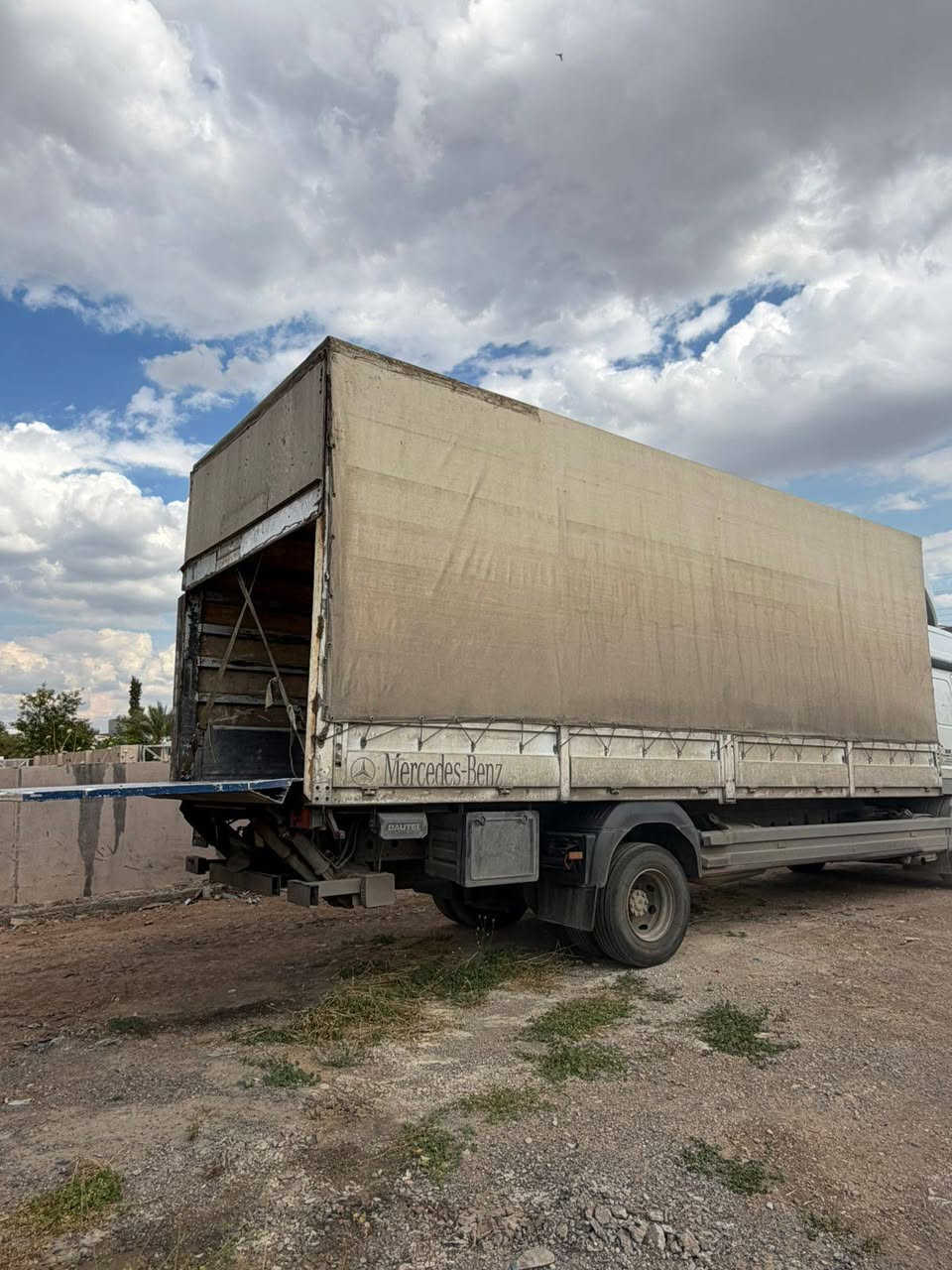 سلاموعليكم بؤدي اتيكؤ بؤ فرؤشتن ٧٢٠ دريژة ٢٨٥بةرزي دةرةوي شوين هةولير بني چاكراوة بةقوةت كراوة رقم تل وتس ***********
