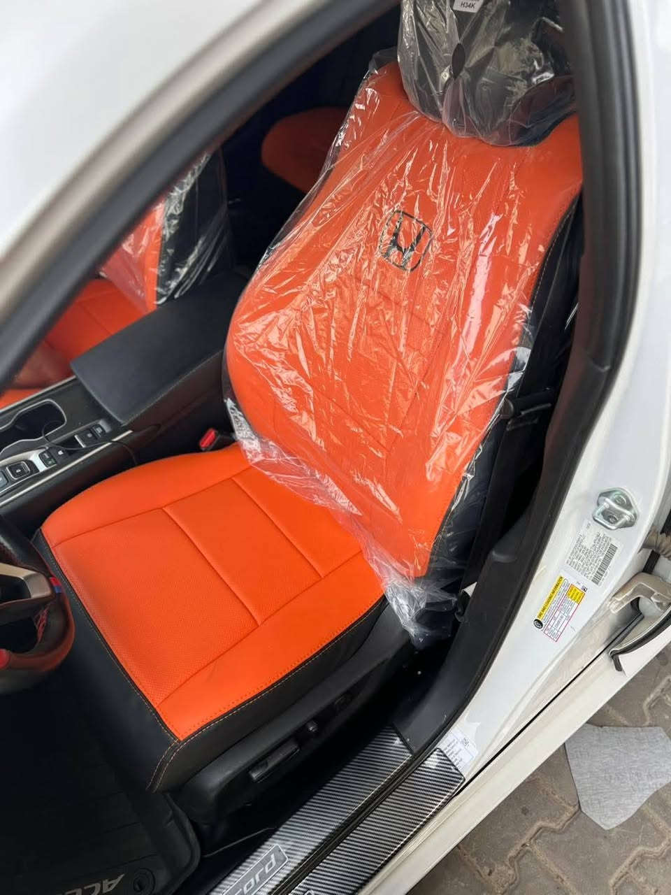 دوشمه الامبار لكافة انواع السيارات تغليف الكشنات جلد ياباني اصلي وتغليف الئرضيات العنون الرمادي التئميم الاستفسار ***********
