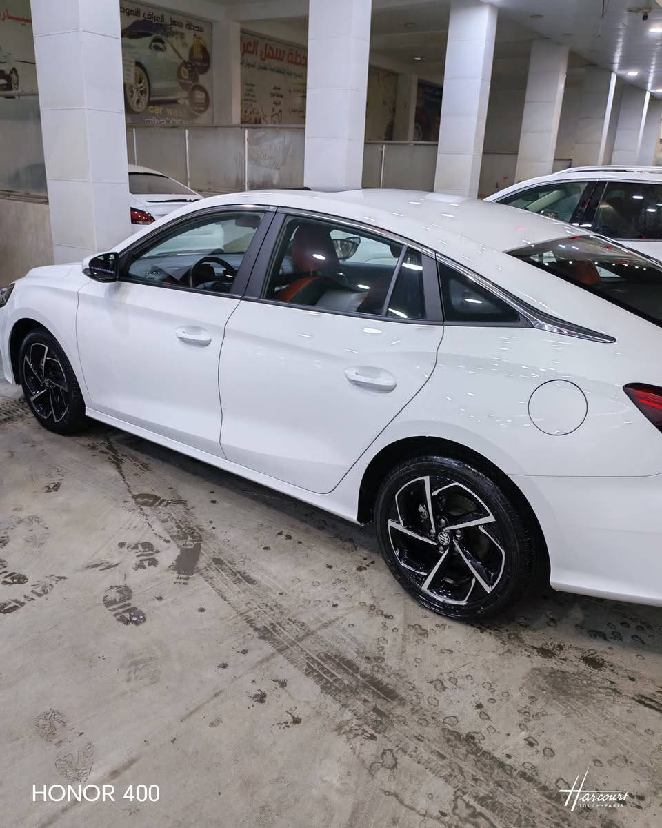 . MGGT للبيع موديل 2025 زيرو رقم بغداد ماشي 11,000 نص فول بصمه فتح السقف كاميرا خلفيهه حساسات خلفيه محرك تيربو 1500 العنوان البصره سعرها 150$ هاتف***********
