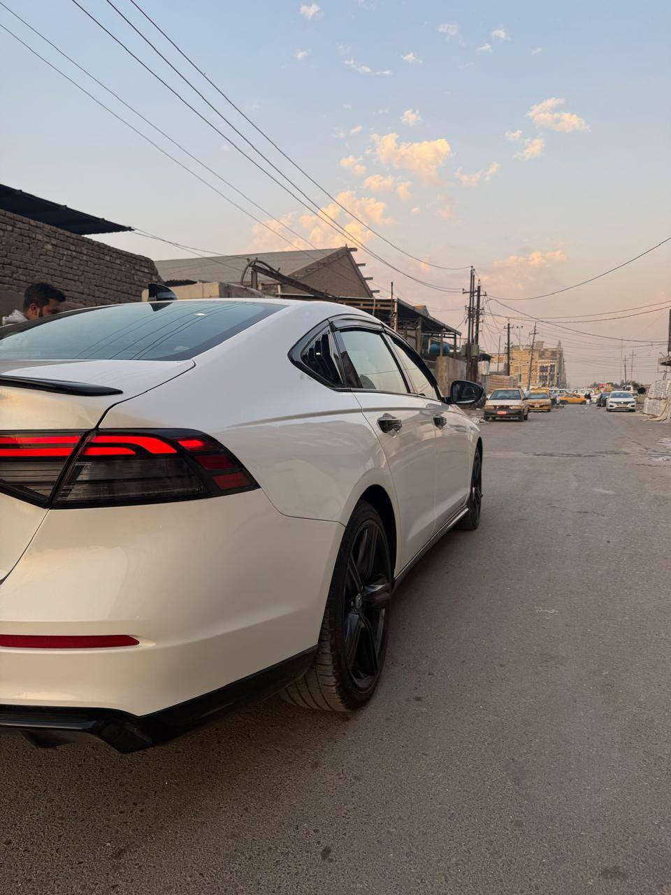 السلام عليكم اكورد للبيع حادثها جاملغ سائق مبدل بس لا غيره 
هوندا اكورد 
فئة SPORT-
ماشية 37km 
موديل 2024   هايبرد 
بعدهااا جديده 
فول مواصفات 
•كشنات جلد تدفئة
•ذاكرة تخزين
• مكينة 2000 هايبرد تنفس طبيعي
• كير اوتوماتيك 
• شاشة كبيرة
• ⁠سستم سماعات 
•فتحه سلايد
• كاميرا خلفية 3 انظمة
• كراسي كهرباء 
• رادار امامي
• مانع تصادم
• محدد مسار 
• تصحيح مسار
• شفتات بالستيرن
• مثبت سرعة
• مانع انزلاق
• دخول ذكي 
• إنارة ترحيبية
• هندبريك كهرباء
• عداد ديجيتال
•لايت عدسات زينون
• نظام اوتو لايت Auto
• لايت العالي زنون 
اوتو هولد للبريك
• حساسات مطر 
• حساسات امامي خلفي 
• حساسات ضغط هواء الإطارات
• أوامر صوتية
• 4 أنظمة قيادة (eco,individual , sport,normal )
***********
