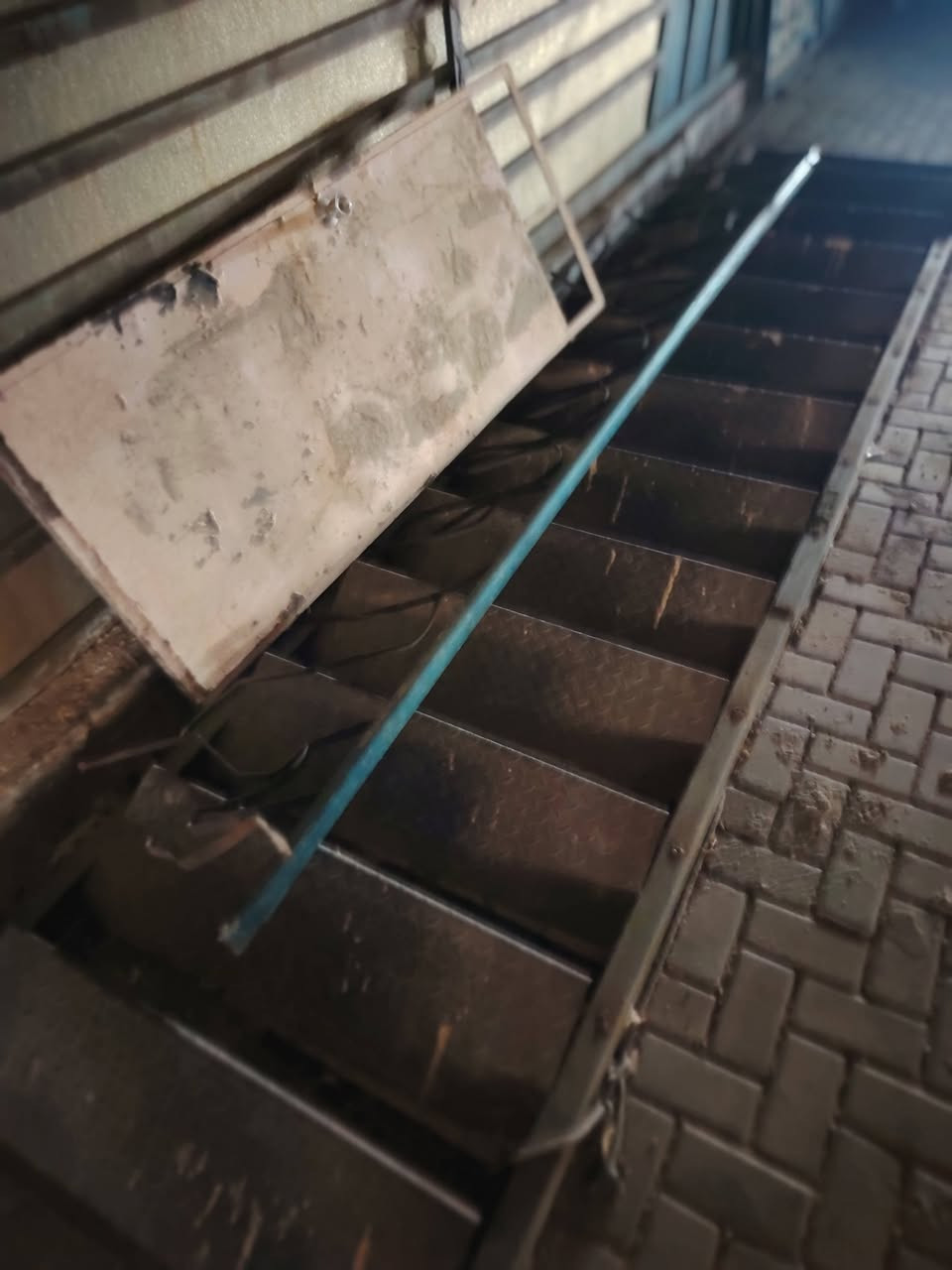 السلام عليكم درج حديد خارجي طول ٥ متر حديد ثقيل وباب للبيع اثنينهم ١٥٠ وبيهن مجال بسيط مكان حي العامل شارع المصرف


**إذا كنت صاحب هذا الإعلان وتريد حذفه لأي سبب، رجاءا أرسل رسالة إلى الدعم الفني**