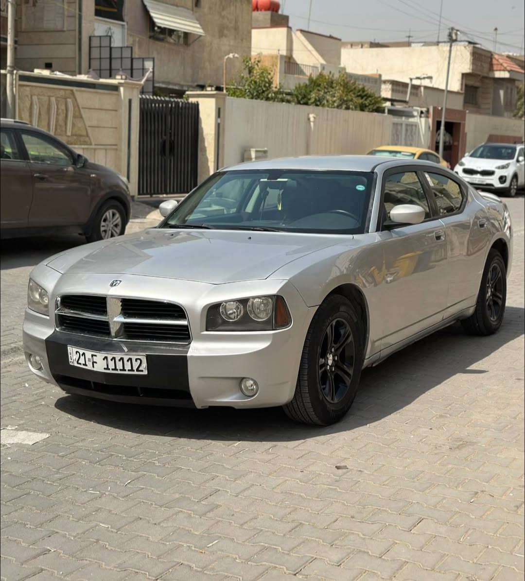 سلام عليكم
للبيع جارجر 2009 
رقم سليمانية مُميز ب اسمي
حادثها خفيف بدون ايرباك بدون دواخل
صبغ جاملغات وبنيد وهنا بالعراق بيهة جاملغ خلفي صور الحادث بالمنشور
مكينة 3500 6 سلندر
السعر مع الرقم 130$ بدون الرقم ماكو اشكال ينزل من السعر وانطيك رقم عادي
مكاني بغداد الجديدة
*********** مصطفى
