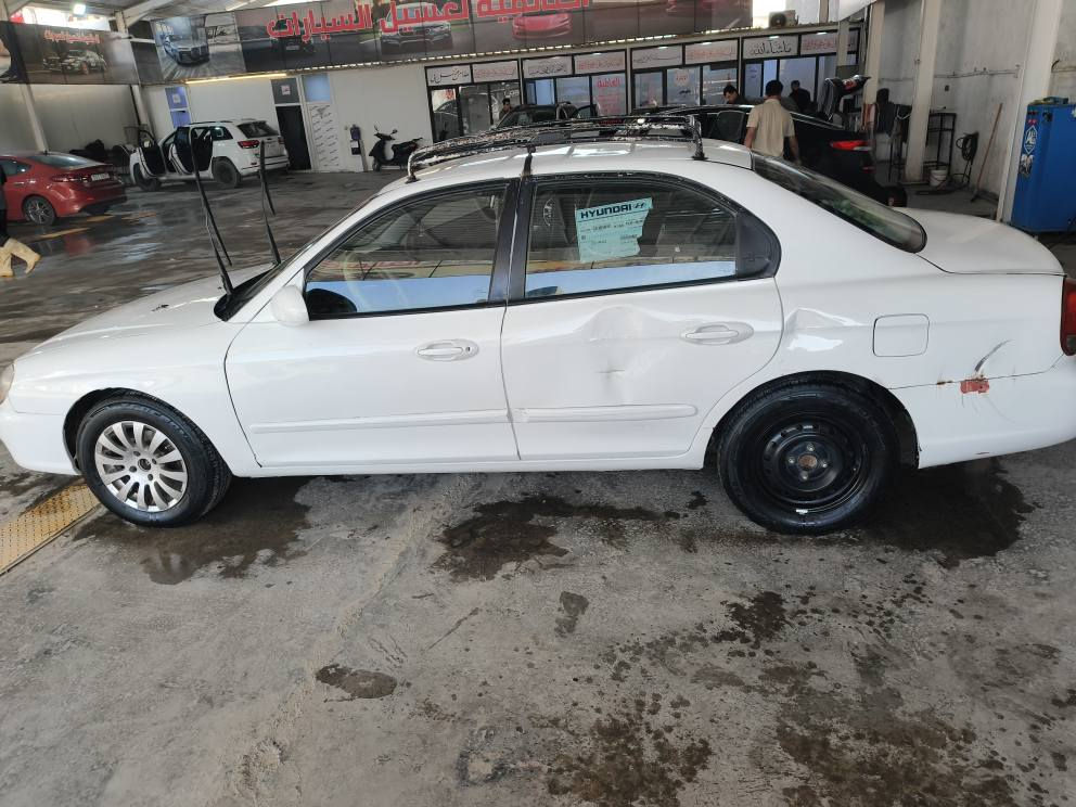 سوناتا ٢٠٠٠ 
للبيع او مراوس ب أحدث 
مكينه وكير كامري 
تبريد ثلج ❄
كهربائات كلهه شغال 
سياره مصبوغة عام جمالية وصور 
وبيهه طخه باب خلف السائق 
موضحه بالصور 
صدر أمامي خلفي جديد نقص بولبرن خلفي بي صوت 
وصليب دارم شفت فقط 
مكانهه بغداد الطي قرب جسر المثنى 
السعر ٥٠ وبي مجال

***********واتساب 
*********** بغداد, العراق
