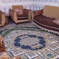 تخم وزولية وطبلات السعر 300  ميز وكرسي السعر 140  07831175454