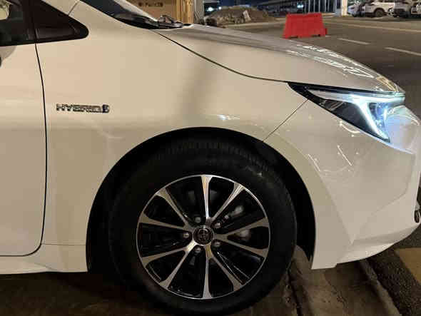 ﷽                 

السلام عليكم                               

النوع / تيوتا  - كورلا - هايبرد
الموديل  / 2024 
عداد المسافة/ 23,000كم
السيارة  هايبرد  شكل الامريكي   ( المرغوب )
فول مواصفات 1/1  يعني  ميحتاج  اذكر مواصفاتها مذكوره بصور كدامكم  من كشن كهرباء  من تحكم ستيرن  من داخل مشمشي  
وبيها  كلش هواي مواصفات   رادار  ونقطه عمياء   مواصفات الفول  معروفة ..
رقم بغداد الجديد الانكليزي ( تحويل ثاني  يوم )
بصمه عدد (2)
 موقع السيارة / بغداد - مجمع البروج - شارع مطار بغداد الدولي 
*****السيارة جديده  وستخدام  شخصي   مال بيت *****
بيها ضرر كلش  صغير  طخه بل دعامية الخلفي الدعاميه اضررت  فقط  وصبغت  ربع الدعاميه   من بعد تصليحها عند الفايبر كلاس فقط  يعني  لا حادث ولا  ضربه  قويه  ابو دراجه  كسرها   وصلحت الدعاميه  .  
متواجد  واتساب  واتصال  لمعرفة السعر .
***********
