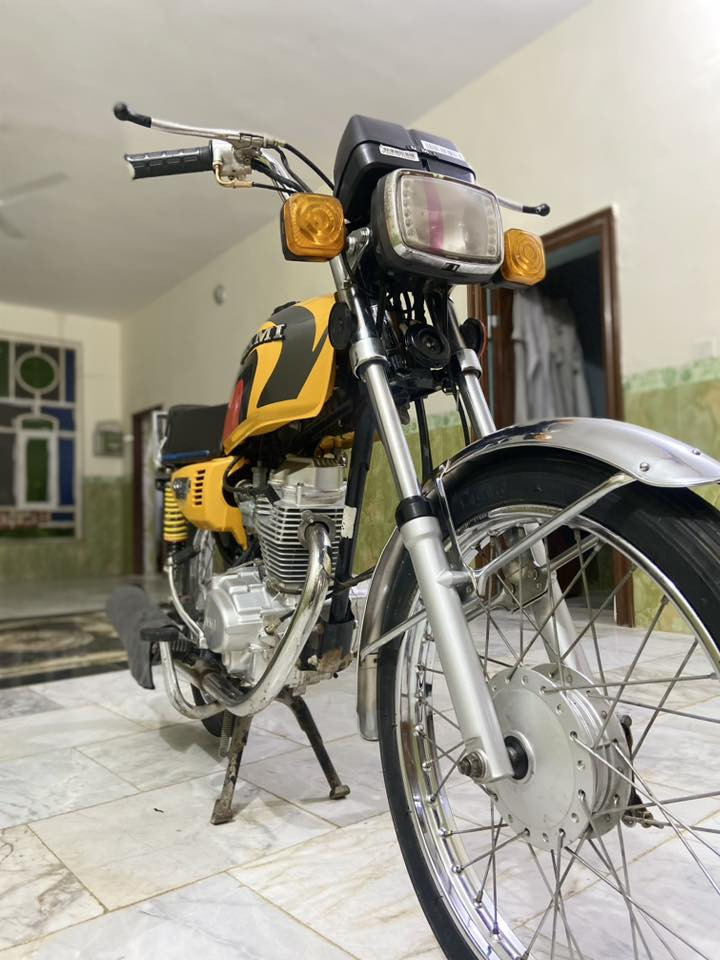 السلام عليكم دراجه اربعه كير شلامجه اوراق اصولي الدراجه كلش حلوه ونضيفه بس ولفات
مبدل بيها  7 ورقات مكاني كربلاء طويريج ***********
موديل 22 بشهر 12 طالعه السعر 750 وبيها مجال
