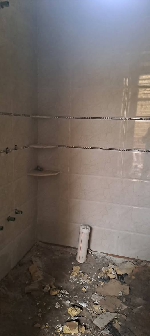 خلفه سيراميك جداري ابعمل اهوازي درجه اوله حالين متفرق رقم الهاتف عل واتساب  ***********////00989387840924
