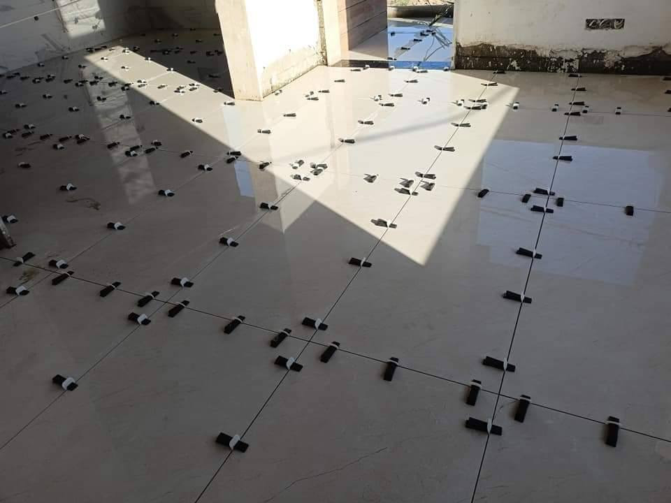 خلفه سيراميك من الموصل دقه ولتزام بلعمل نشتغل الواح بورسلين القياسات الكبيره وفق الانضمه الحديثه كبان ليزري وفابريتر فواصل سبيسرزات وقراصات *********** بي
