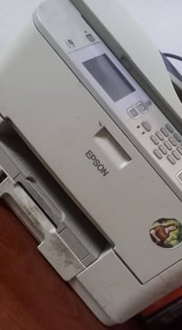 عندي طابعة صور وطابعة استنساخ للبيع وعندي بضاعة قرطاسية وشغلات مكتبة و...