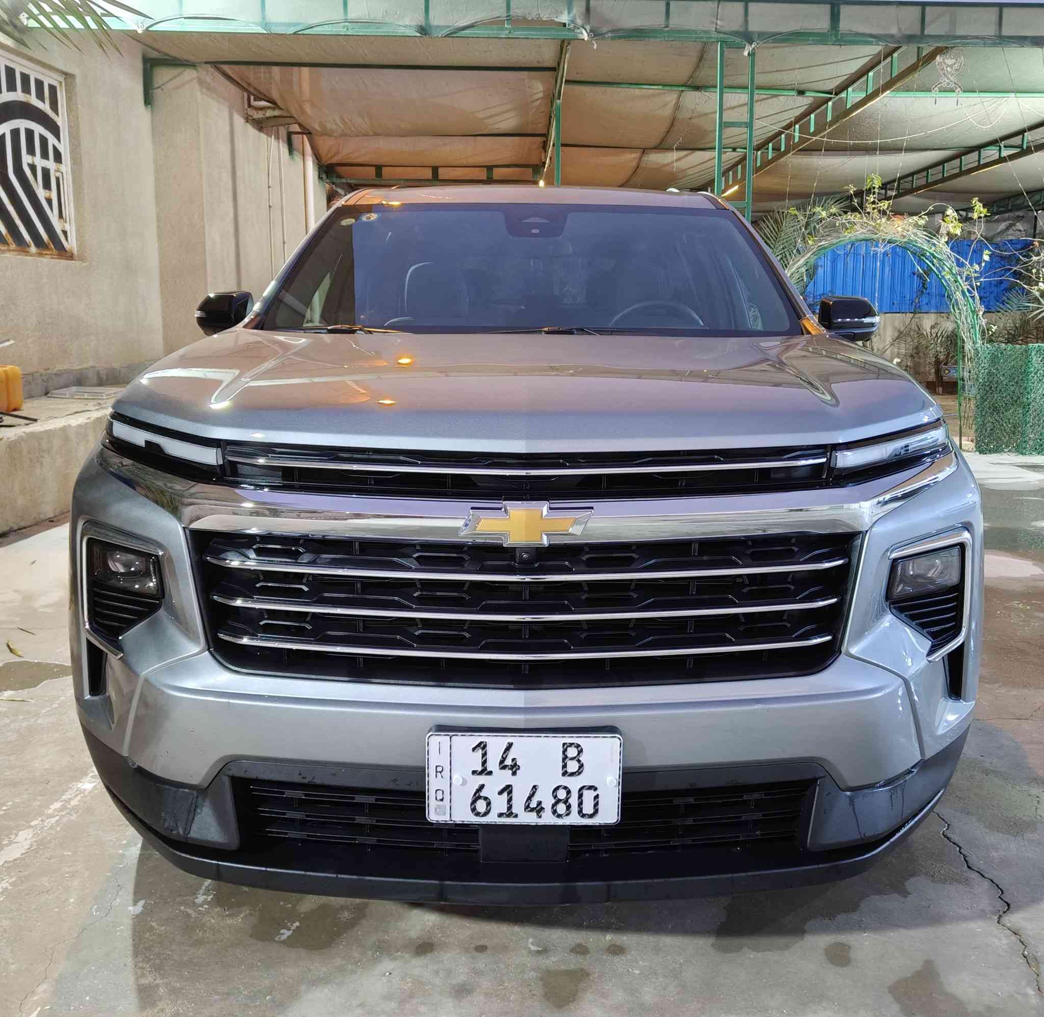 السلام عليكم ورحمة الله وبركاته  

شفروليه ترافرس موديل 2025  

- اللون: رصاصي  
- وارد: أمريكي  
- الكفالة: عامة  
- التقرير: عطل ميكانيكي فقط  
- القطعة المبدلة: PCM فقط  

✨ المواصفات:  
- فول مواصفات ما عدا الفتحه 
- كشنات سياحي  
- شاشة كبيرة متصلة مع العداد  
- 5 كامرات  
- أنظمة أمان ومساعدة قيادة  
- العديد من المواصفات والمميزات الأخرى بعد فيها ،

📋 الحالة:  
- مرقمة وجاهزة  
- رقم بصرة باسمي  
- داخلة كتاب شهداء  
- نظيفة جداً ومستعد للفحص  
البصرة:شط العرب

💰 السعر: $340 

📞 للتواصل: ***********
