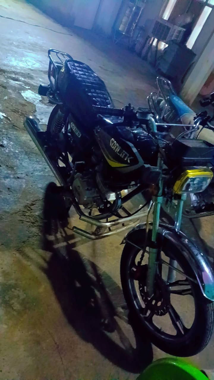 دراجه سيفان موديل ٢٢ بيهة النمرة ٣ مايجي للبيع أو مراوس بستوتة عنوان الخالص هبهب رقم الهاتف ***********
