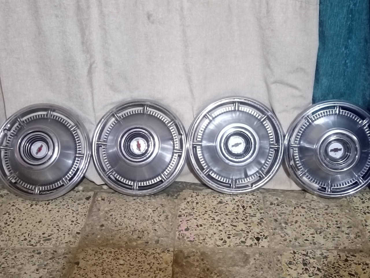 كبات حجم ١٤ نضاف
سعر ٣٥٠ الف
مكان الديوانيه شارع الإسكان ***********
