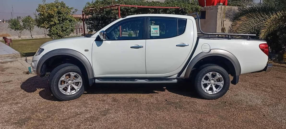 مستبوشي للبيع موديل 15محرك 6 سلندر كير اوتماتيك رقم بغداد ماشيه 160 للستفسار الاتصال عل الرقم التالي ***********
