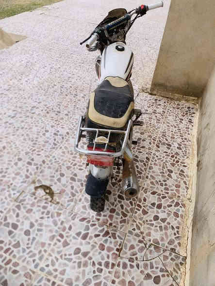 سلام عليكم 
ماطور جني للبيع 
موديل 18 
تايرات جدد / كهربائياتو شغاله 
دبلات شغاله سلف هندر باتري جديد بس كشنو والجاملق عايزهن تبديل 

ملاحظة اا. الماطور كايم محركو ماعيزو بس تجفيت 
السعر ( 225 ) وبي مجال للشراي اتصل وتدلل 

(***********) العنوان الدناديش قرية البرغليه
