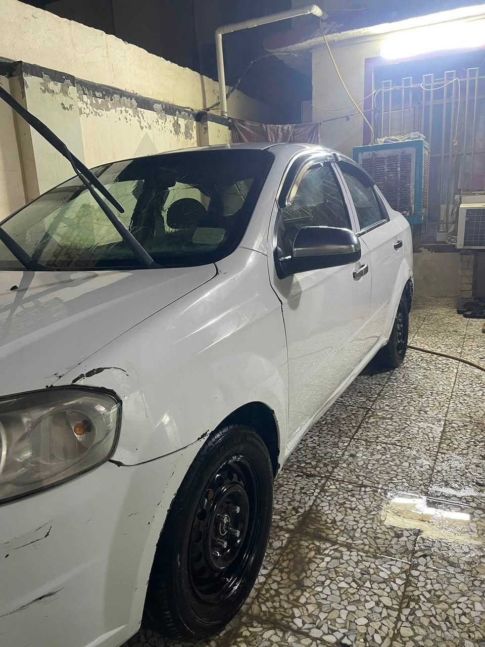 السلام عليكم 
افيو موديل ٢٠١٠
محرك مفتوح كير عادي 
بيها ملاحضات فقط طخات واضحه بالصور رقم مثنى باسمي مداور ثاني يوم سنويه لل٢٧
سياره جاهزه يرادلها ترتيب شويه فقط قطعه وحده صبغ 
مكاني النجف 
السعر ب٥٣ وبيها مجال 
رقم التليفون :***********
