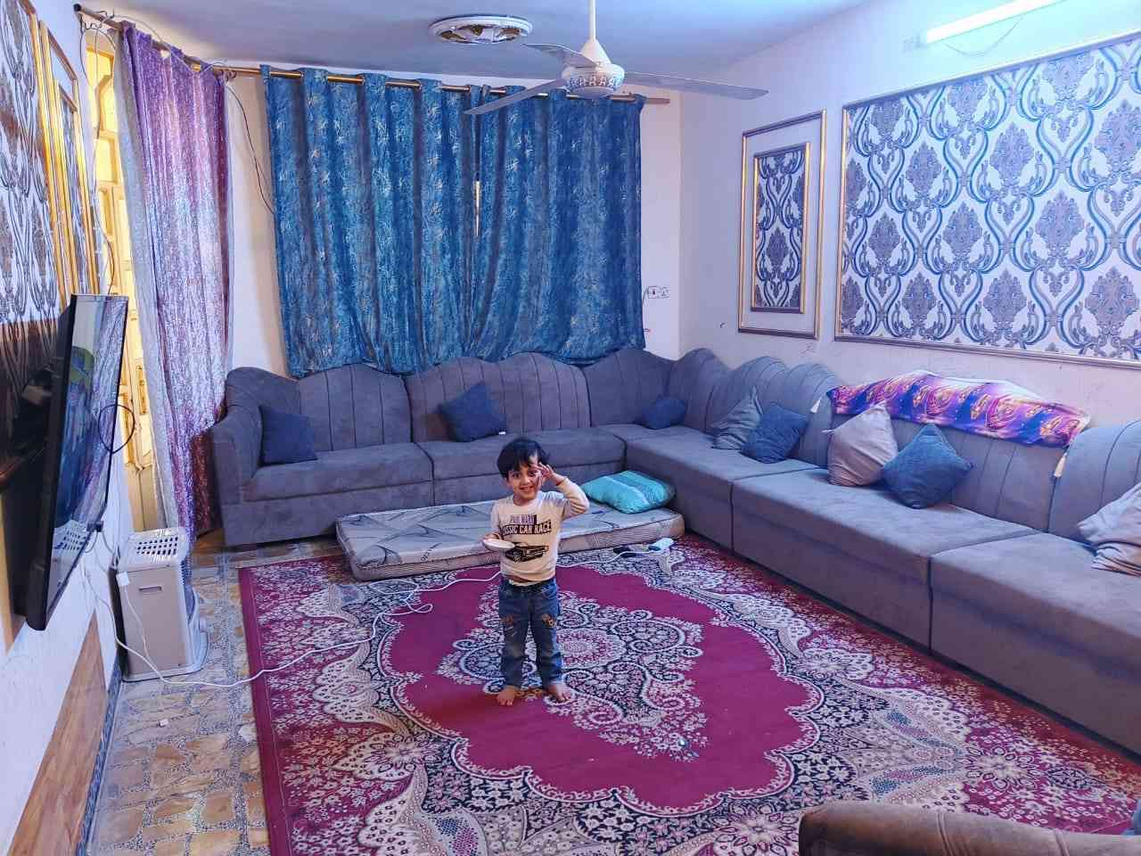 دار ملك للبيع المساحة ١٥٠م وجه ٧.٥م نزال ٢٠م طابق واحد بناء ٢٠١٠ ترميم جديد التفاصيل بالصور موقعه ابي غريب/ خرنابات مربع ال ٢٠٠٠ مؤجر حاليا ب ٣٠٠ الف السعر المطلوب ١٣٠ مليون مع المجال للاستفسار 
*********** وتساب 
***********
مكتب الخضراء للعقارات والاراضي الزراعية
