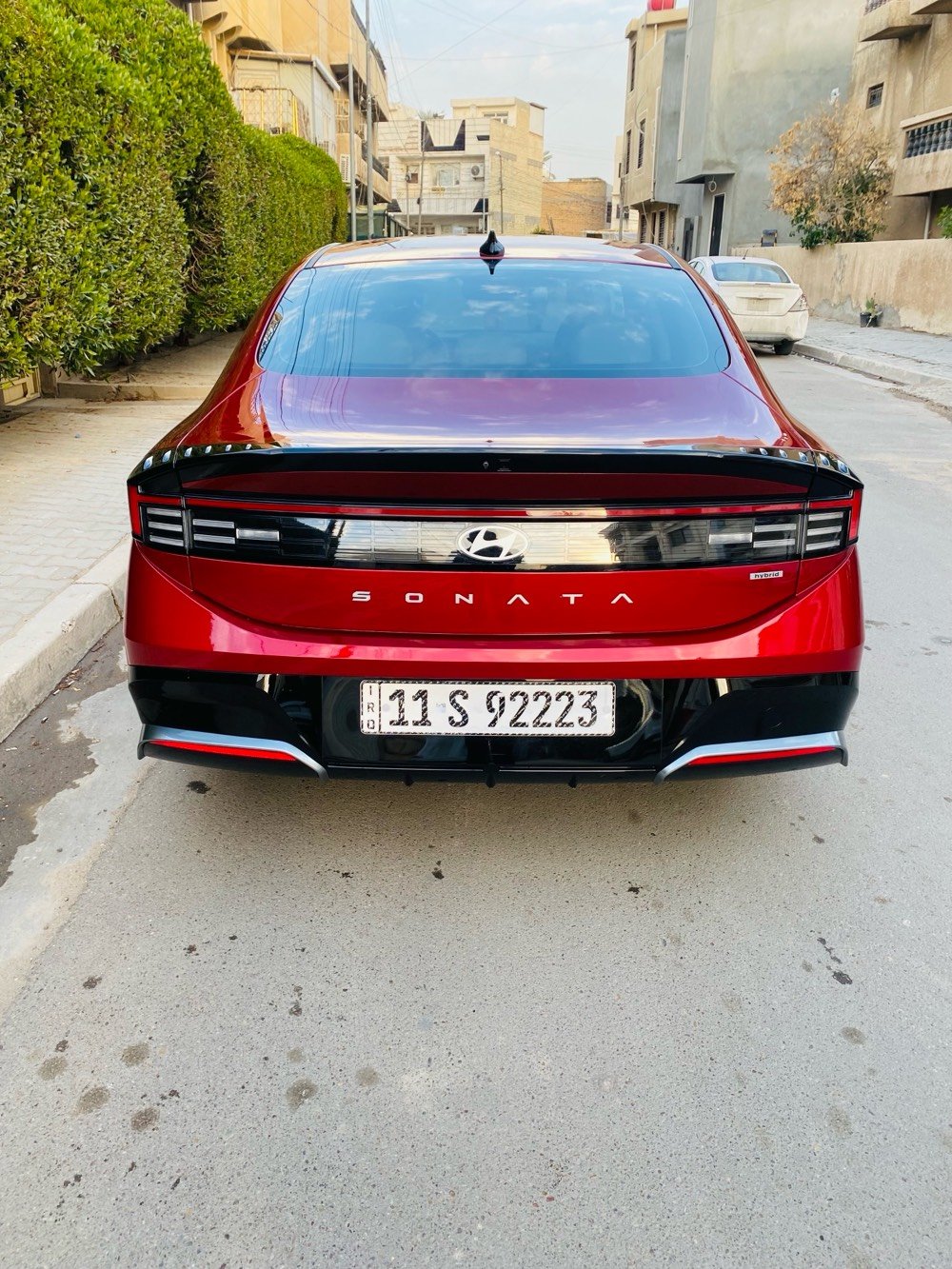 هونداي سوناتا هايبرد 2024 
 HYUNDAI Sonata hybrid  2024
🚘وارد امريكي بيها فقط بارد وتكحيل بلبنيد دعامية مبدلة 
🚘 الممشى 18,000km  
🚘 موديل 2024 
⚙️ حجم المحرك 2.0L  هجين 🌿
⚙️ مرتبط بناقل حركة أوتوماتيك 
⚙️ يبلغ عزم الدوران 393 نيوتن/ متر 
🐎 بقوة 195 حصان 🐎🐎
🔑 مفتاح التشغيل بصمة 
🚗 دفع ثنائي FWD 
‼️ اريل نفكيتر 
📍رادار امامي 
📍رادار خلفي 
📍رادارات جانبية  
💡لايت زينون + LED متصل 
🔦️ بك لايت LED متصل 
🚘 دخول بصمة ذكي 
🛞 حجم الاطار 215/55R17
🛞 ويل كب 17
🛞 4 دسك
🛞 حساسات ضغط الاطارات 
✨️ المرايا قابلة للطي 
🎈عدد AIR BAG 6
🚗 هاند بريك كهرباء 
🚗 ا ABS 
🖥 دشبول شاشة
🖥 شاشة 
📷 كاميرا دوارة 
💡الانارة الداخلية LED 
⭕️ مقود جلد حياكة 
🛣 مثبت السرعة Cruise 
🎶 المودات والاوامر الصوتية 
🎶ا Bluetooth    
🔋شاحن هاتف Wireless 
⚡️مخرج منفذ الطاقة 
🔍فحص نظام السيارة 
💺تتسع المقصورة ل 5 ركاب
💺المقاعد مخمل ابيض
💺حركة المقاعد الأمامية كهرباء 
‼️ المرآة الوسطية أوتو دم 
❄️ تبريد شاشة مناخين منفصلين 
❄️ قطعتين تبريد 
❄️ تبريد خلفي
🚘 أوضاع القيادة Drive Mode 
🚘 أوتو هولد Auto Hold  
⛷️ نظام مانع الانزلاق 
🥤حاملات الأكواب
🚘 تطعيم الدواخل بالخشب الطبيعي 

 السيارة رقم بغداد بأسمي تحويل مباشر

السعر (220ورقة )بيها مجال بسيط

شاصي ؛ KMHL34JJ7RA099678
صور الحادث موجودة
للاستفسار :-***********
مكان السيارة بغداد الاعظمية