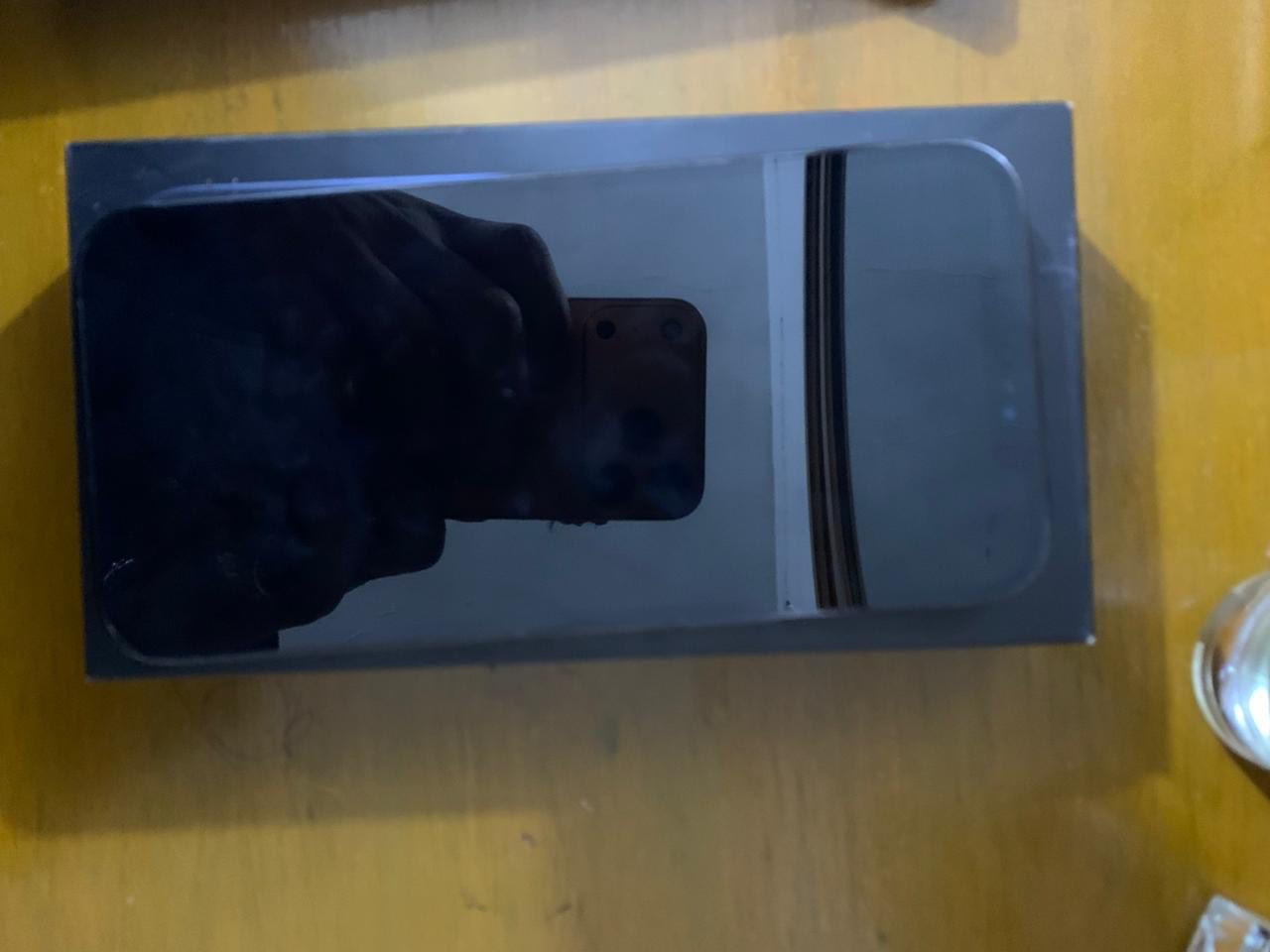 12برو ماكس
ذاكرة 128 
بطارية 78 
التليفون شرق اوسط ماستر مع ملحقاته
شاصي كلش نضيف والجوانب كذالك نضيفة 
سعر التليفون500 وبي مجال مكاني كوفه حي المتنبي ‭0780 887 9080‬
