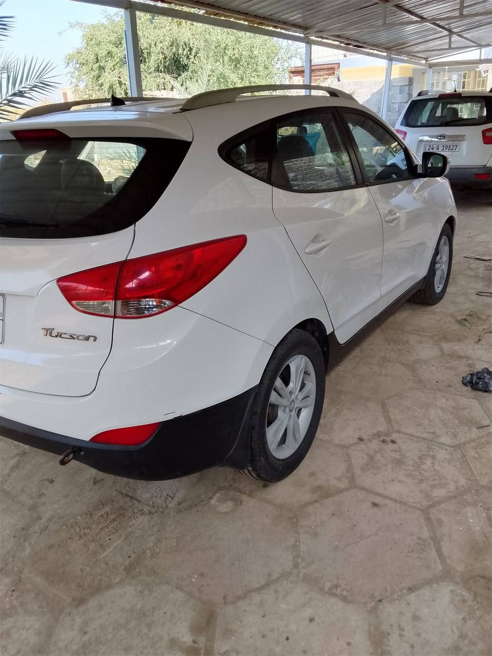 هونداي توسان 2012مكفولة كفالة عامة ضربة وصبغ وتبديل ماعداى كارت بسيط بكصة البنيد فقط محرك كير حدادية تبريد على الشرط رقم اربيل تريد تحويل أو وكالة حاضر سعر 147مكان السيارة الديوانية تلفون***********/***********ابو حسين
